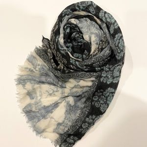 Epice wool scarf